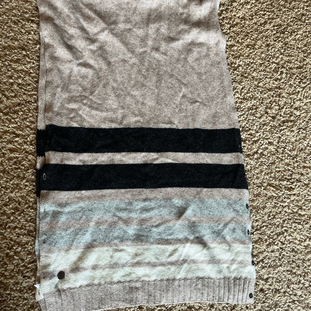 Royal Robbins Cream and Gray Knit Sweater